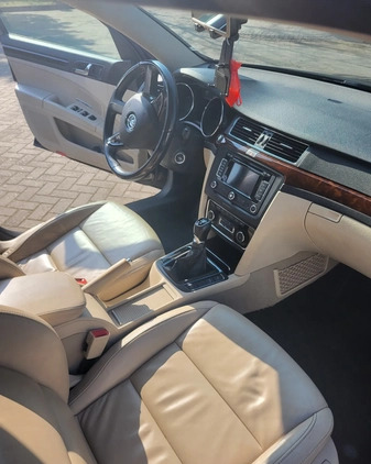Skoda Superb cena 30800 przebieg: 136000, rok produkcji 2013 z Ostrzeszów małe 67